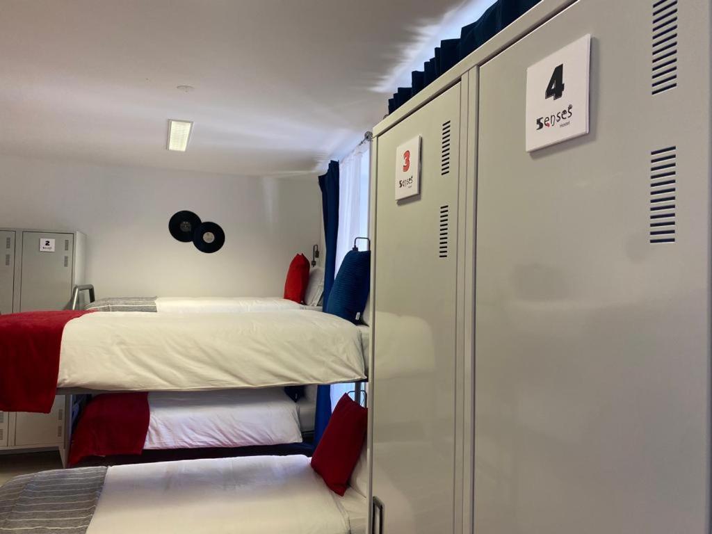 5 Senses Hostel Сетубал Экстерьер фото