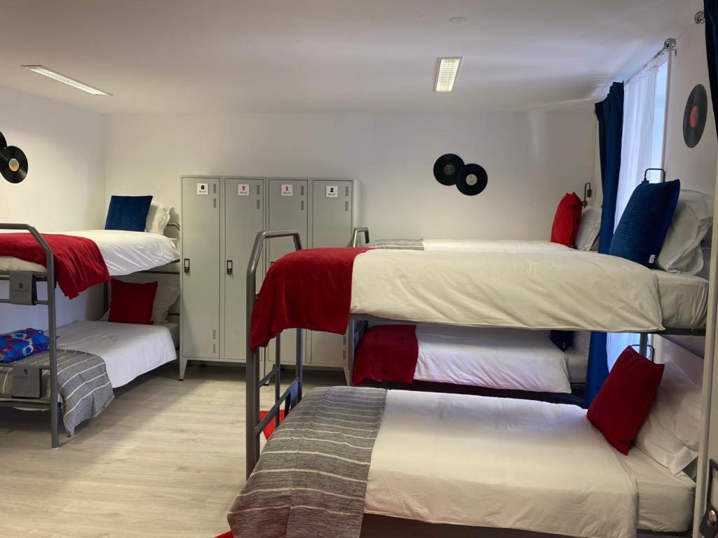 5 Senses Hostel Сетубал Экстерьер фото